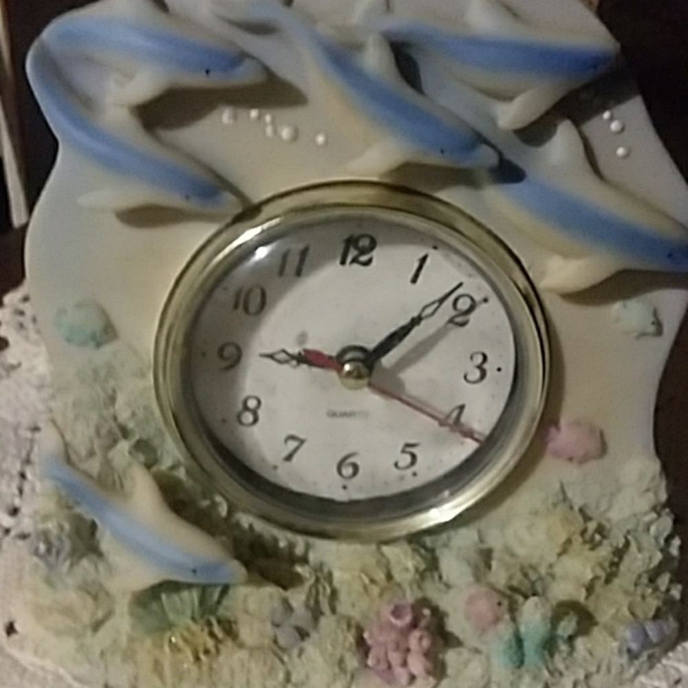 Dolphin Clock - Picture 3 of 7